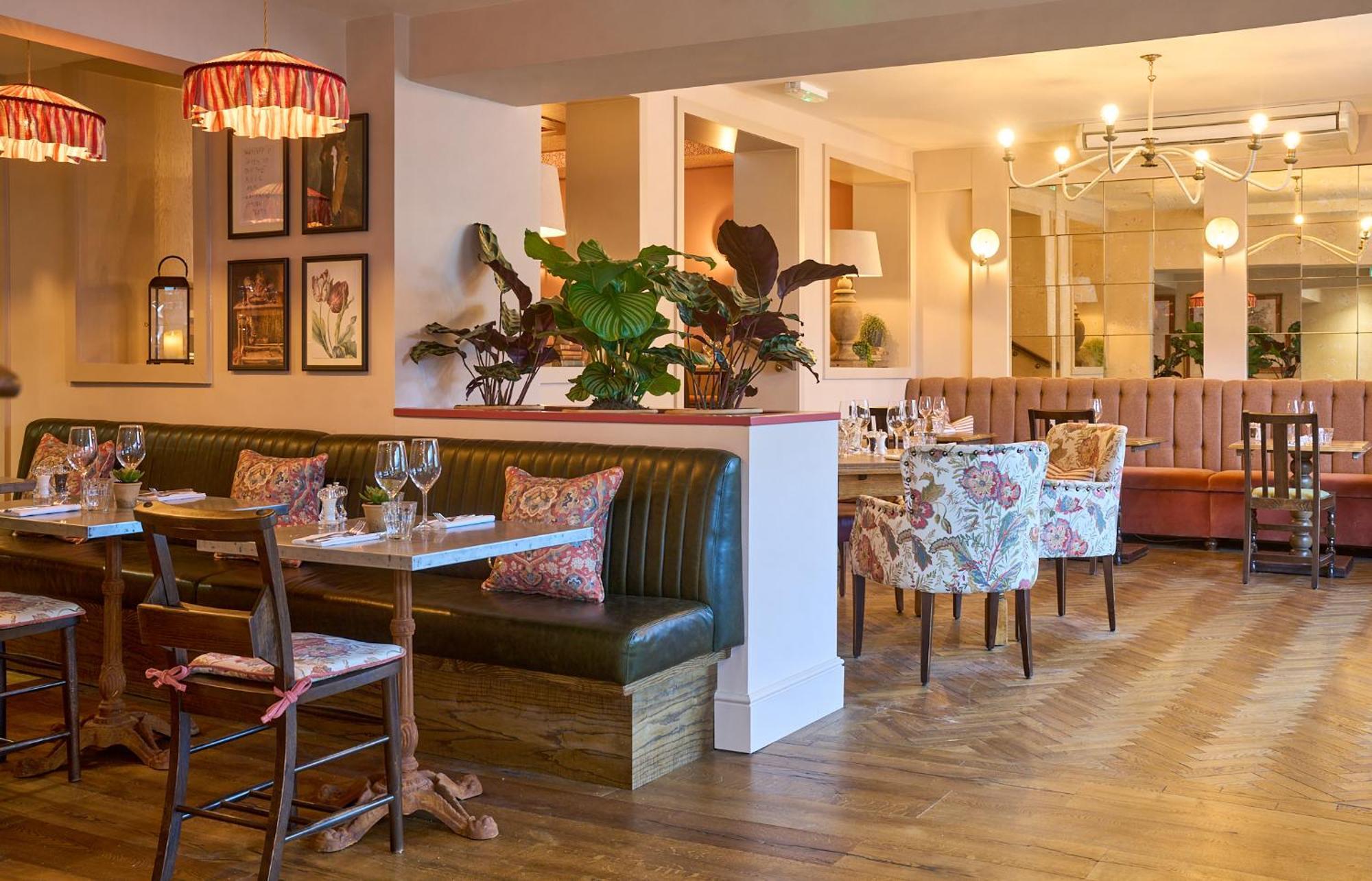 The White Horse Hotel Доркинг Екстериор снимка
