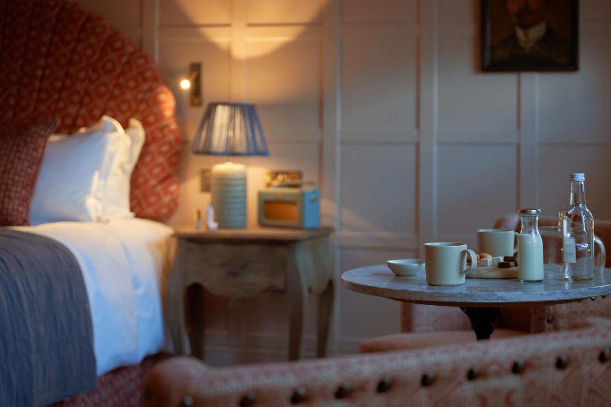 The White Horse Hotel Доркинг Екстериор снимка